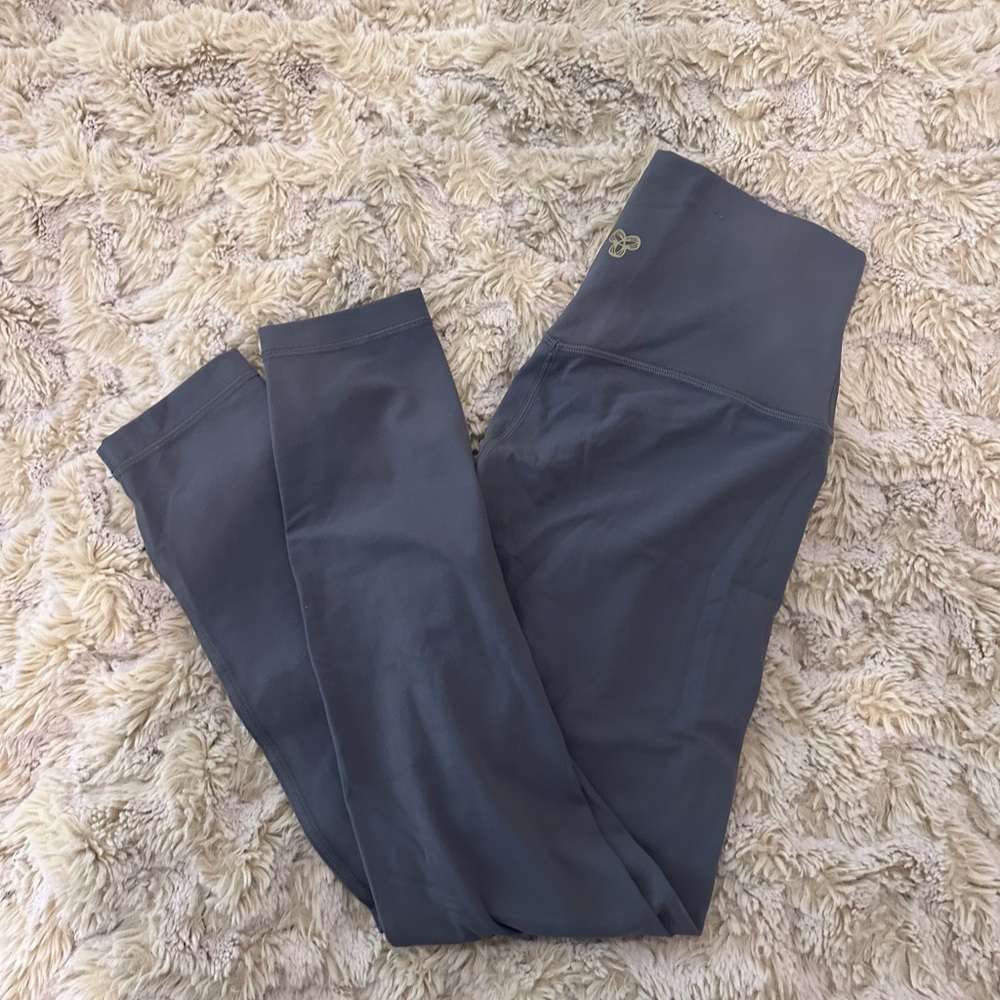 Aritzia Golden BUTTER Cheeky Hi-rise 26” leggings